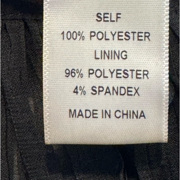 Petal & Pup | NEW Delilah Pleated V Neck Top in Black Size S - Picture 11 of 11